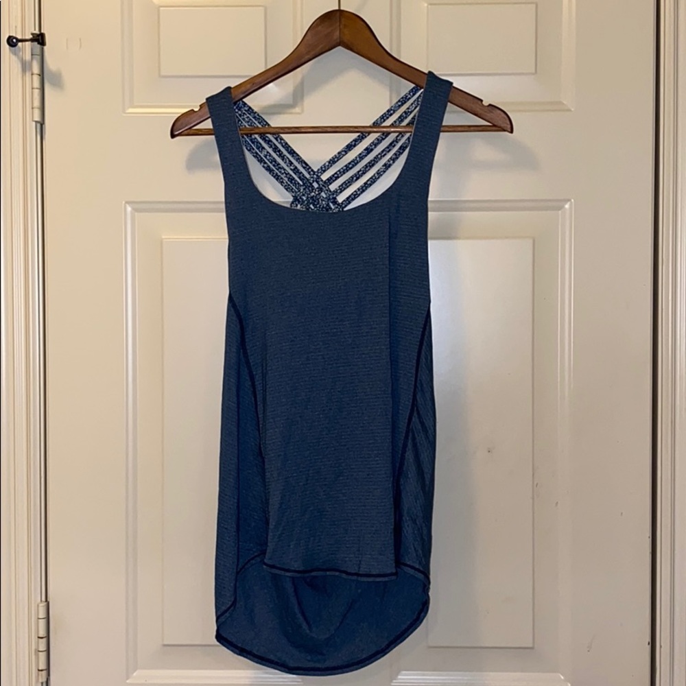 🍋 Lululemon tank with build in bra